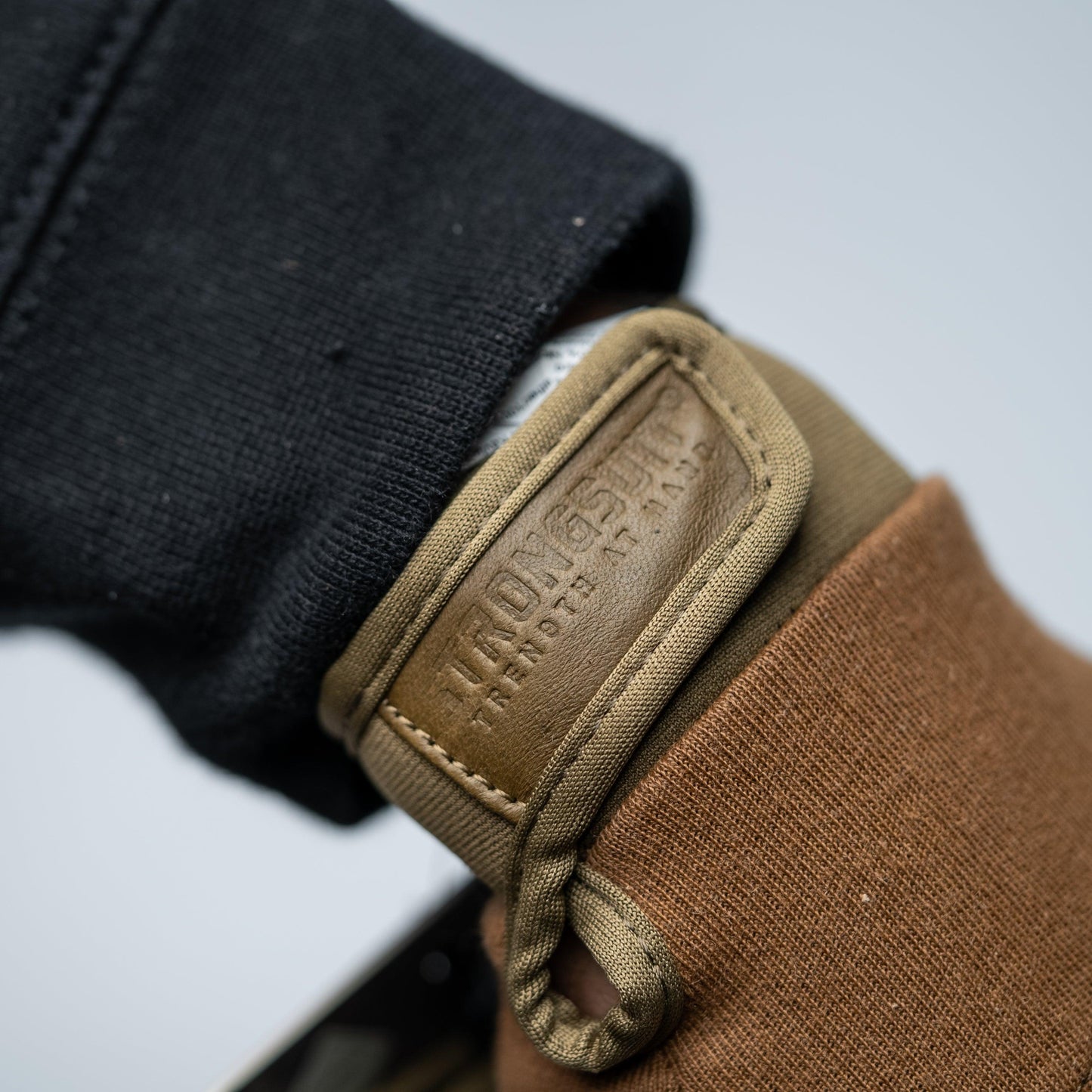 Strongsuit Gloves Warrior - Alien Gear Holsters